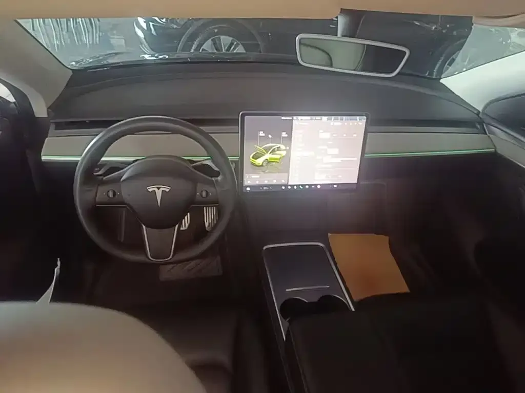 Tesla Model Y — фото 5