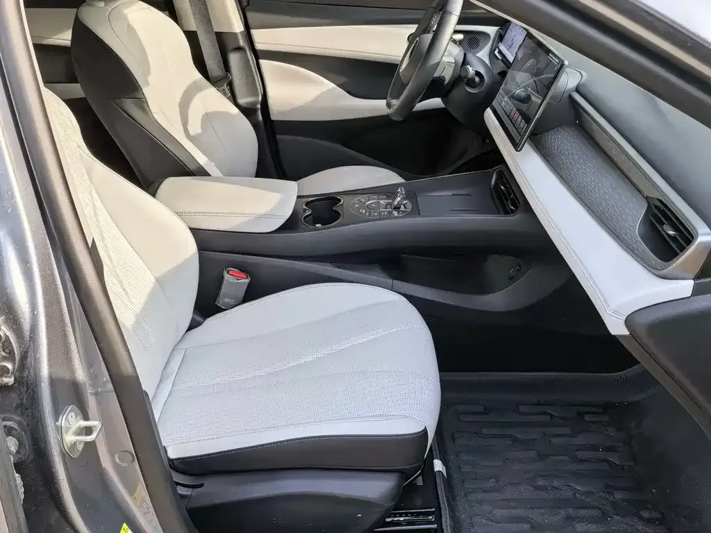 BYD Seal 05 DM-i — фото 8