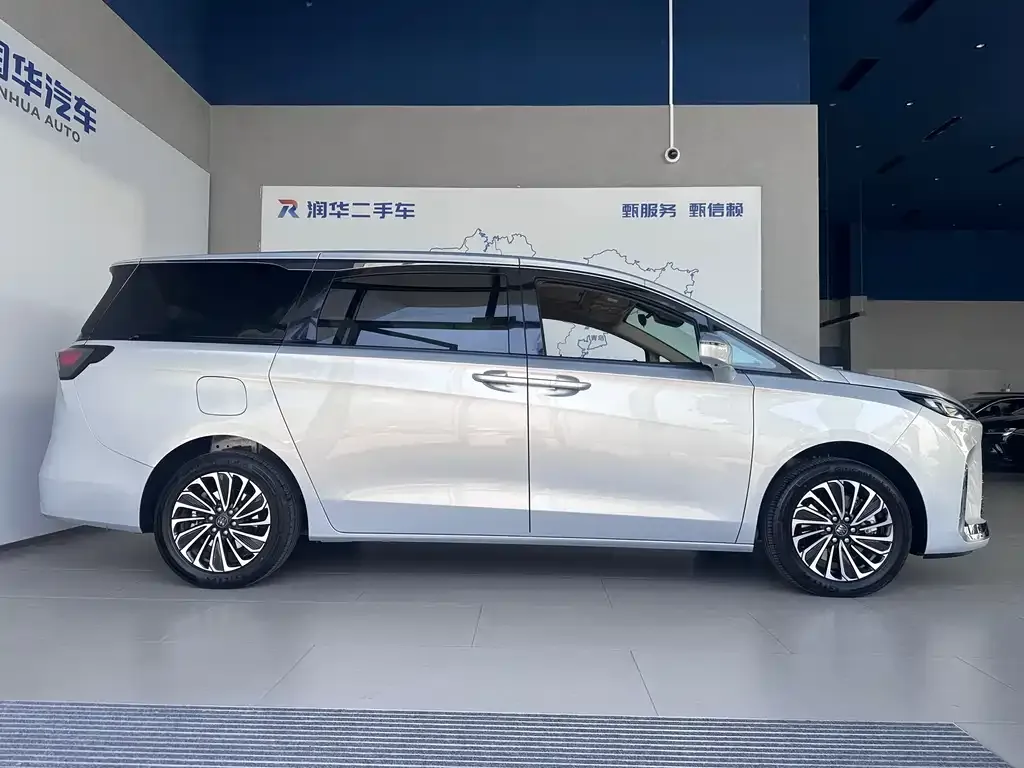Buick GL8 Hybrid 2025 из CN, фото 2