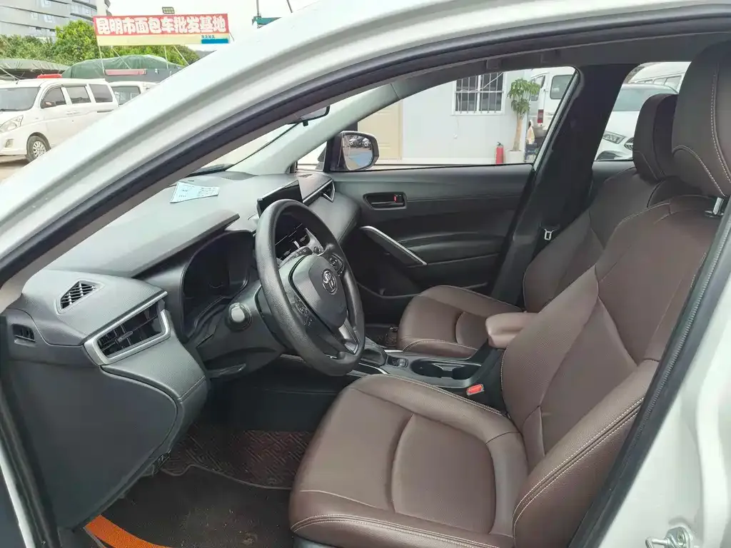 Toyota Corolla Cross 2023 из CN, фото 9