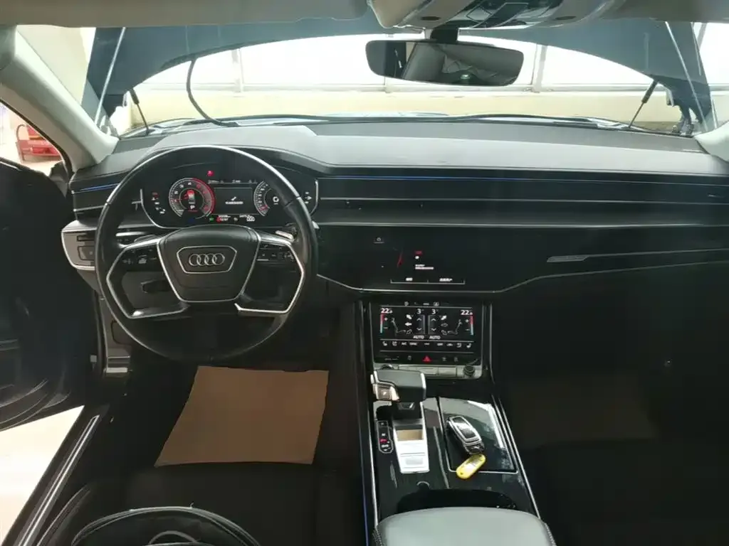 Audi A8 2024 из CN, фото 2