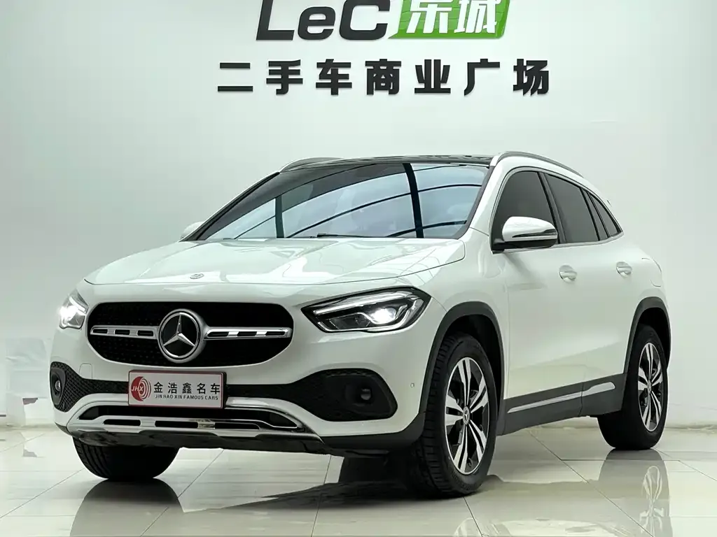 Mercedes-Benz GLA — фото 1