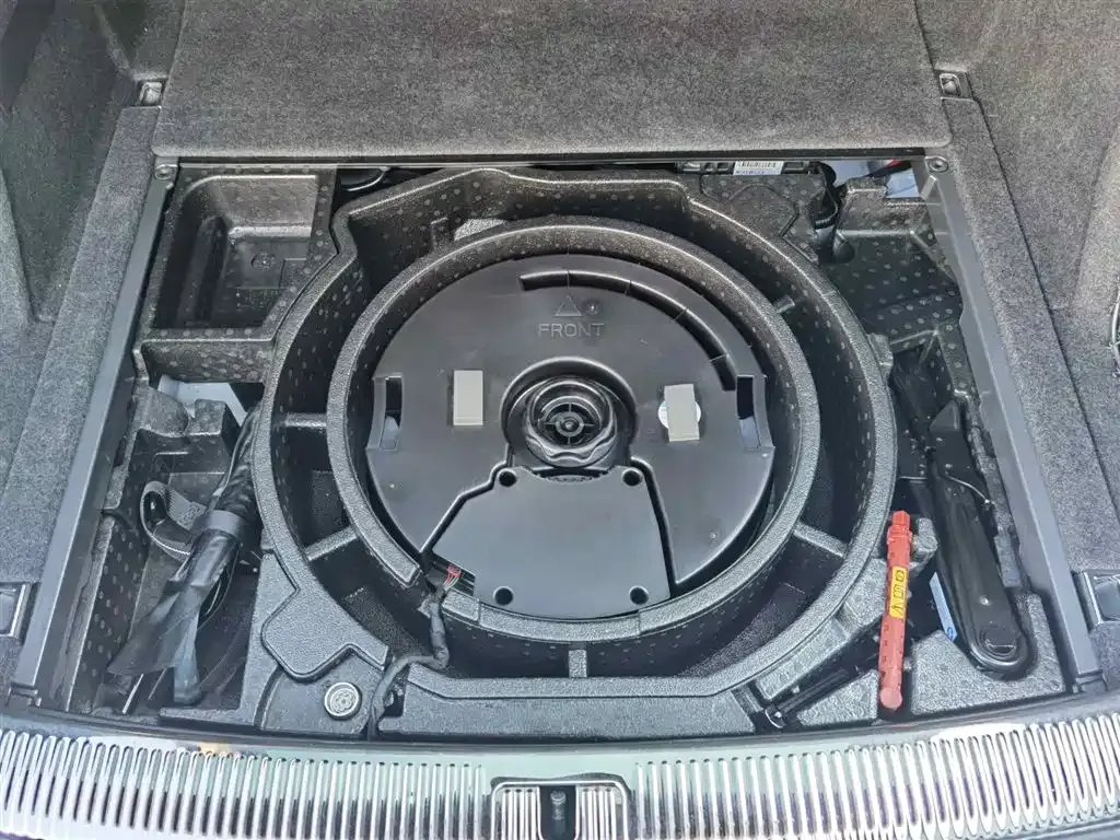 Audi Q5L Sportback — фото 10