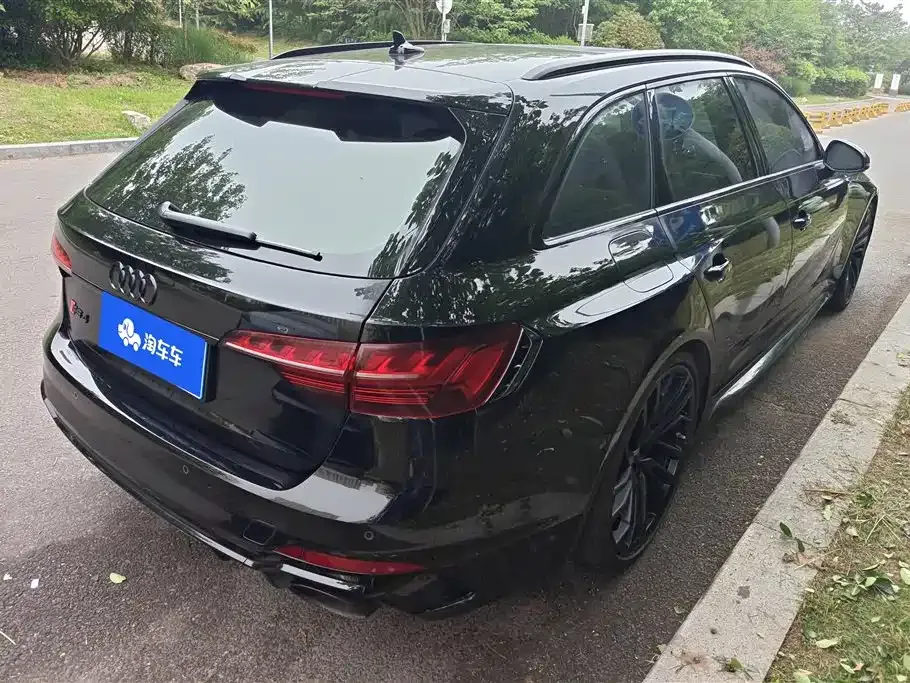Audi RS 4 2023 из CN, фото 3
