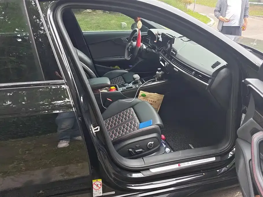 Audi RS 4 2023 из CN, фото 4