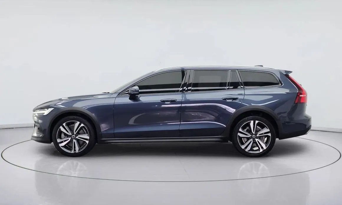 Volvo V60 2021 из KR, фото 3