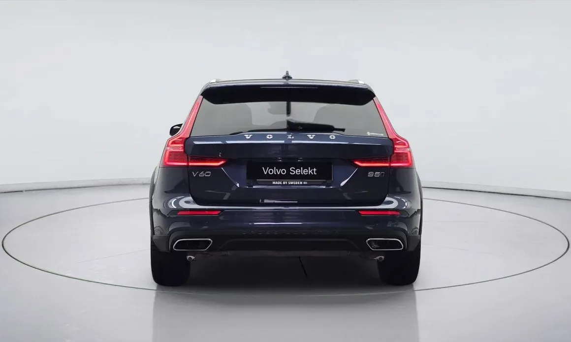 Volvo V60 2021 из KR, фото 2