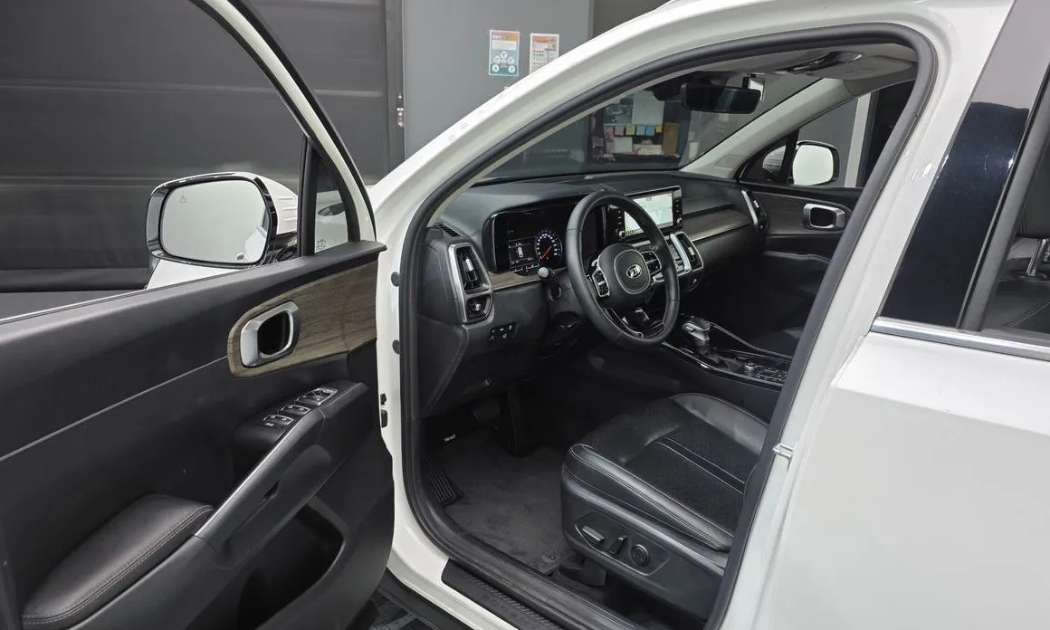 Kia Sorento — фото 6