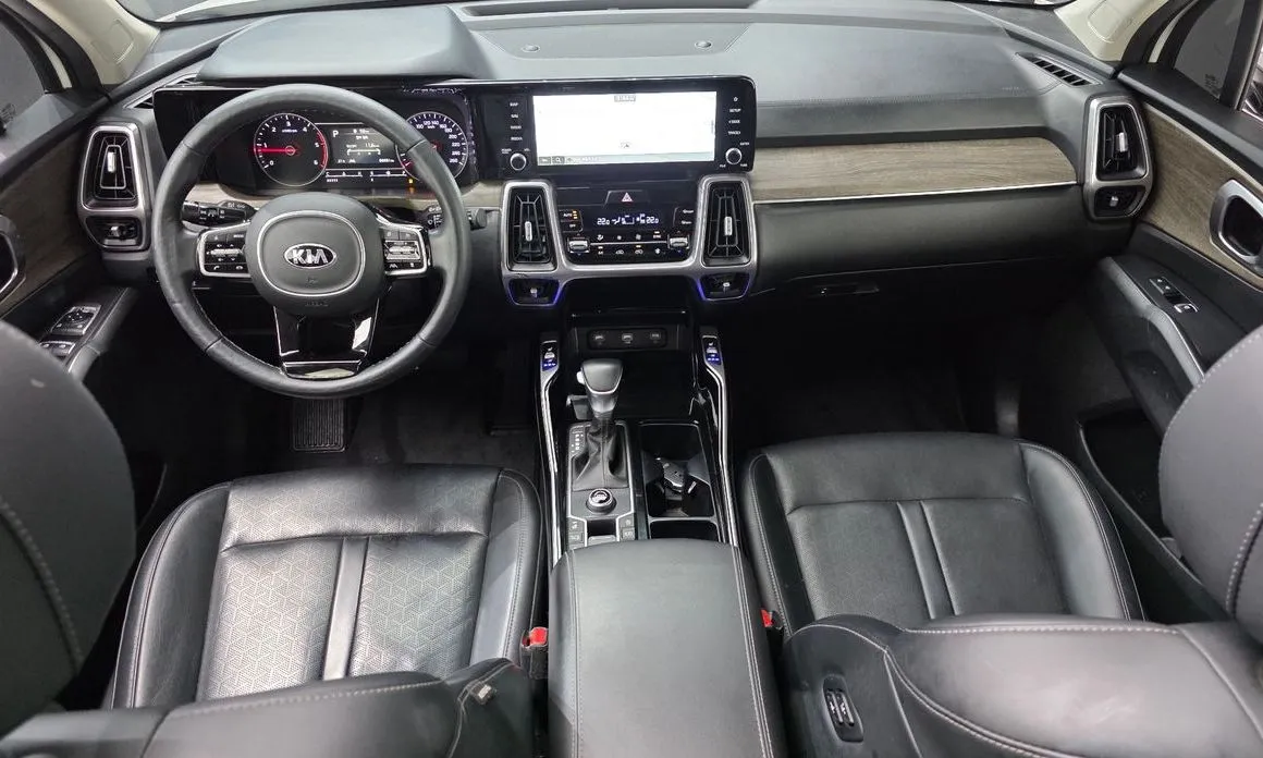 Kia Sorento — фото 8