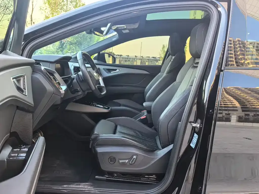 Audi Q5 e-tron 2023 из CN, фото 2