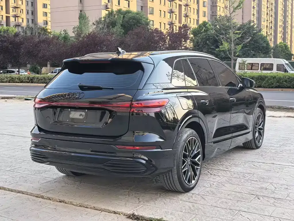 Audi Q5 e-tron 2023 из CN, фото 9