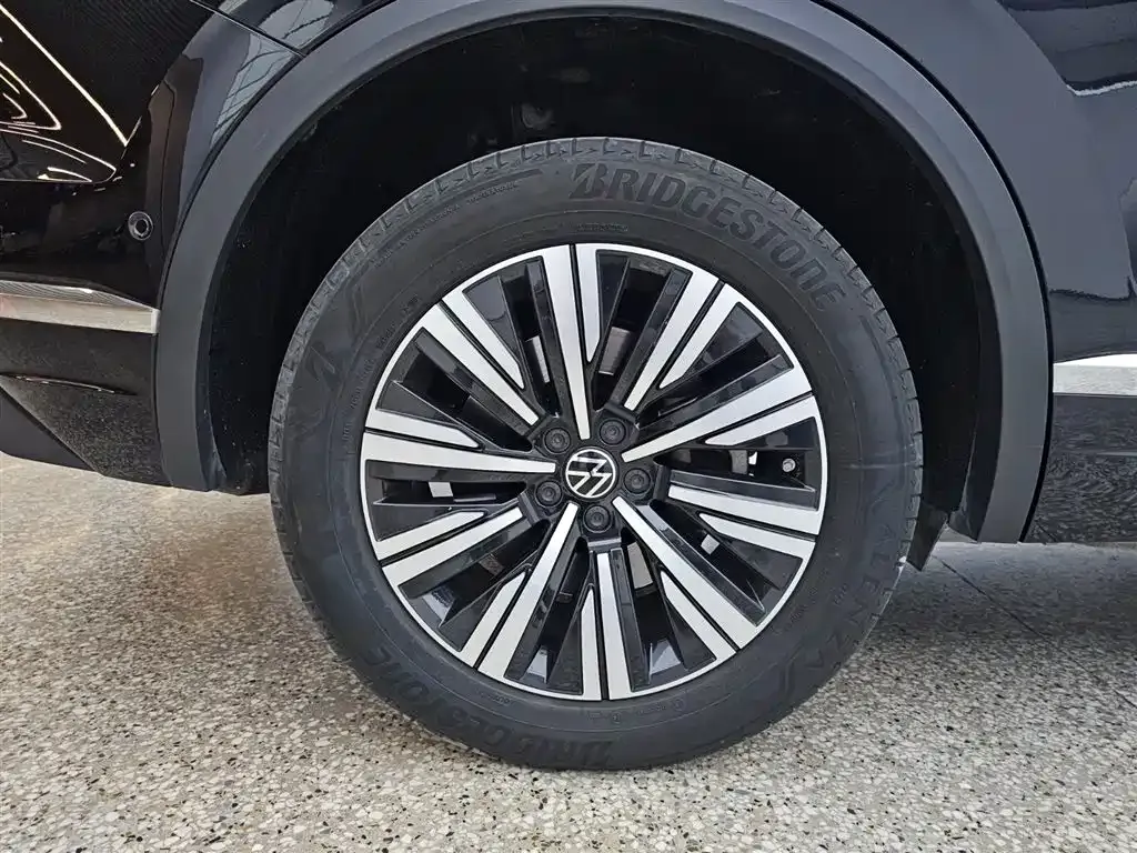 Volkswagen Touareg New Energy 2021 из CN, фото 9