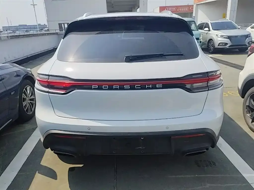 Porsche Macan — фото 10
