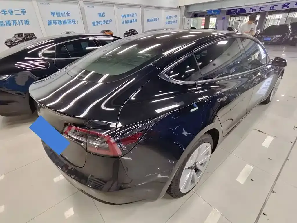 Tesla Model 3 — фото 4