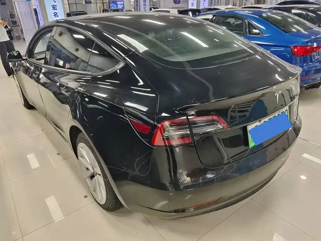 Tesla Model 3 — фото 5