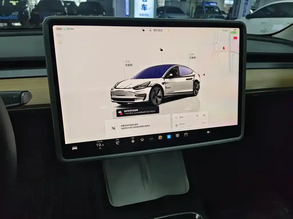 Tesla Model 3 — фото 2