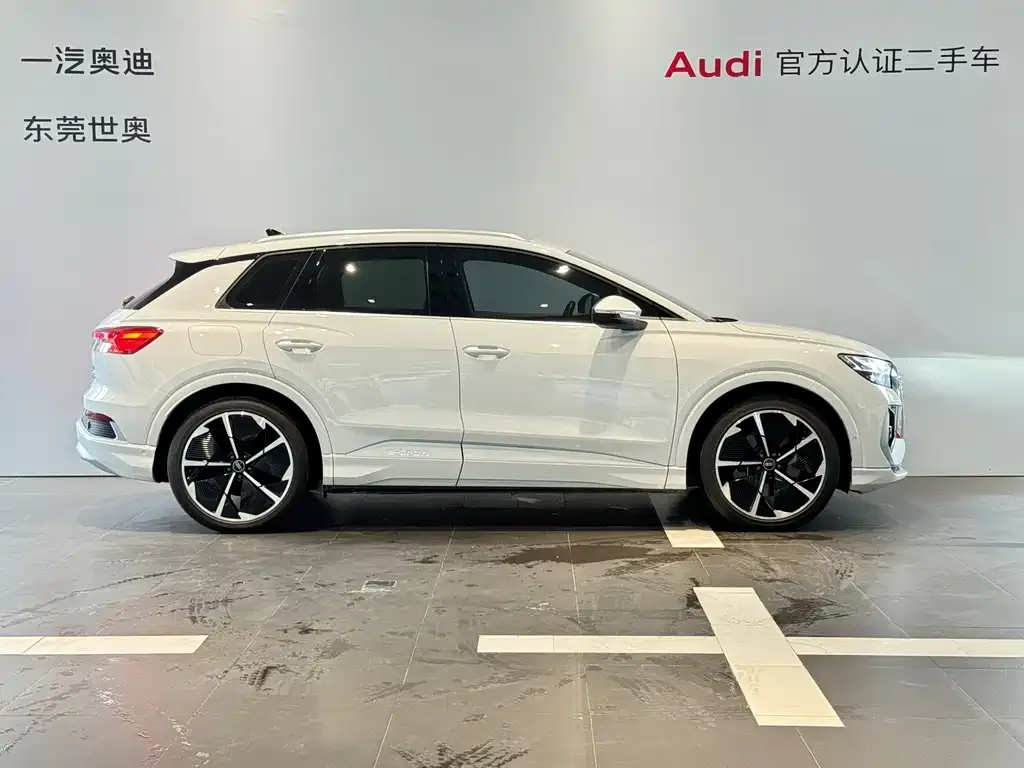 Audi Q4 e-tron — фото 3