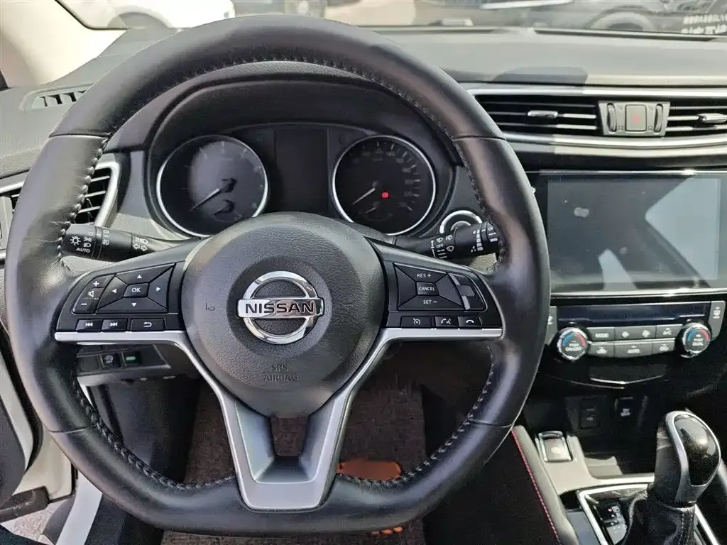 Nissan Qashqai — фото 7