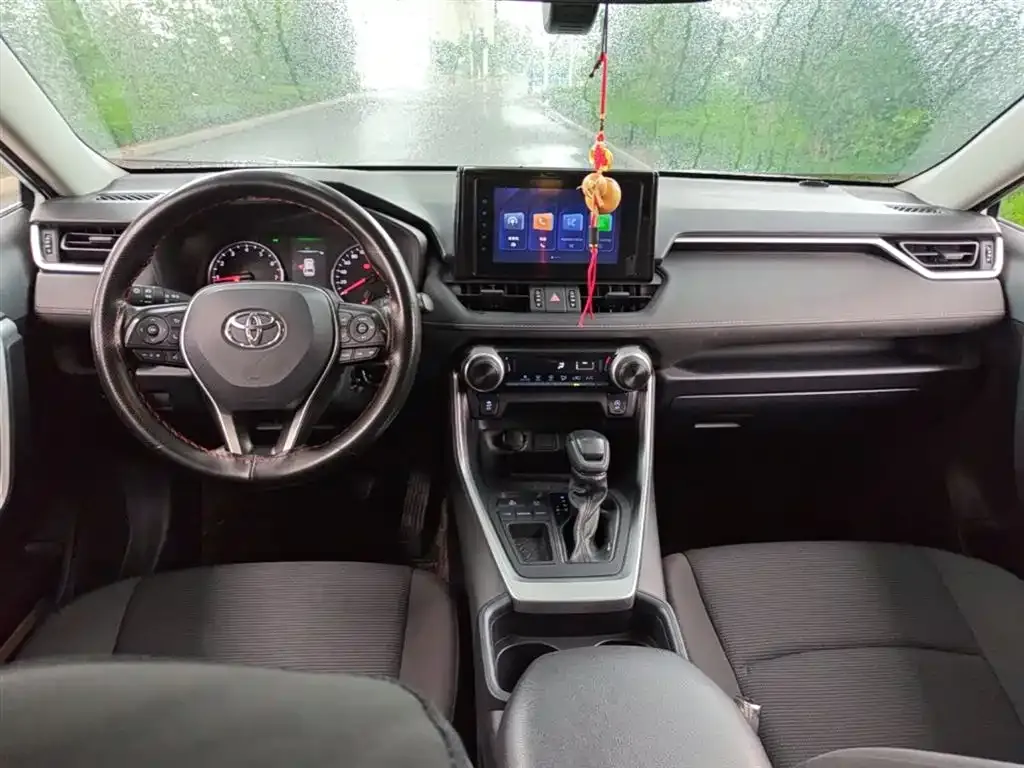 Toyota RAV4 2023 из CN, фото 2