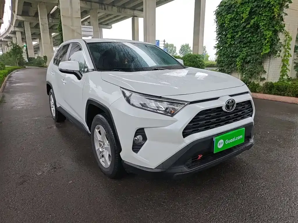 Toyota RAV4 2023 из CN, фото 3