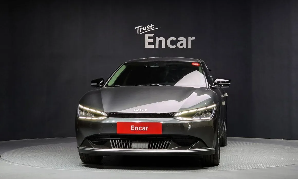 Kia EV6 2023 из KR, фото 2