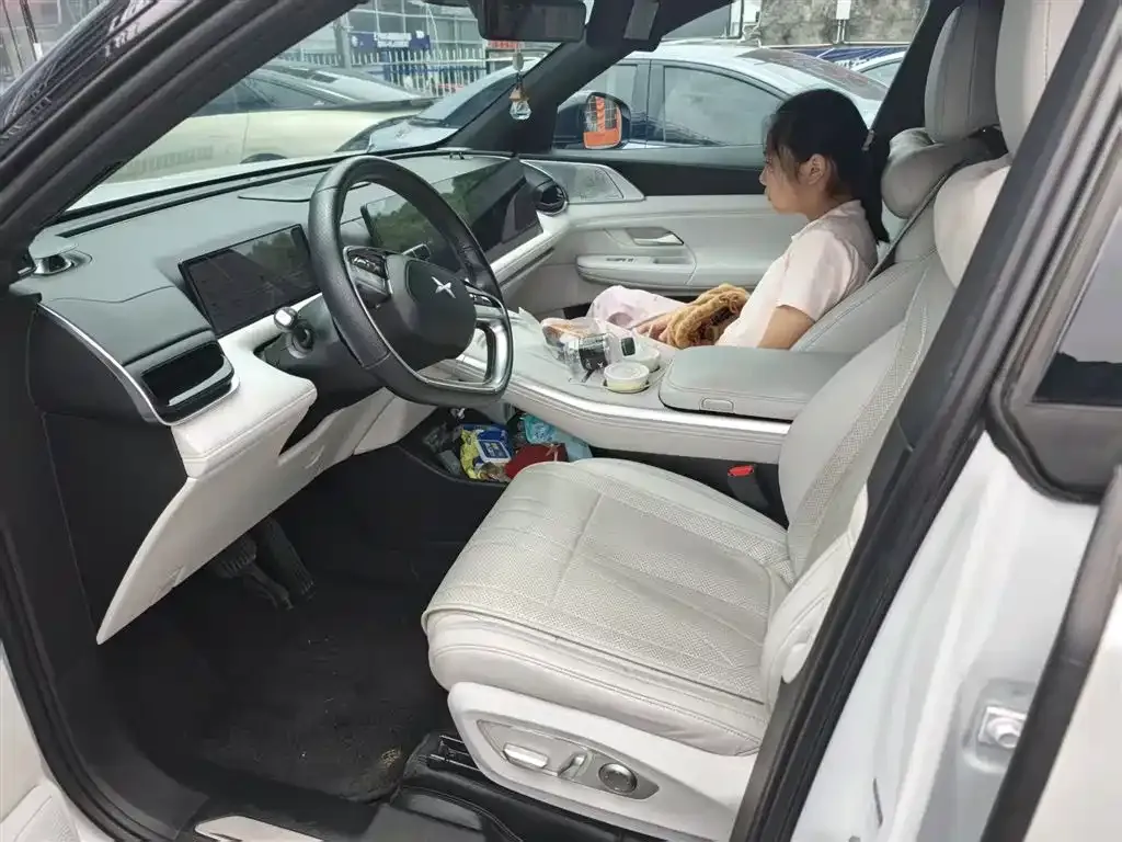 XPeng G9