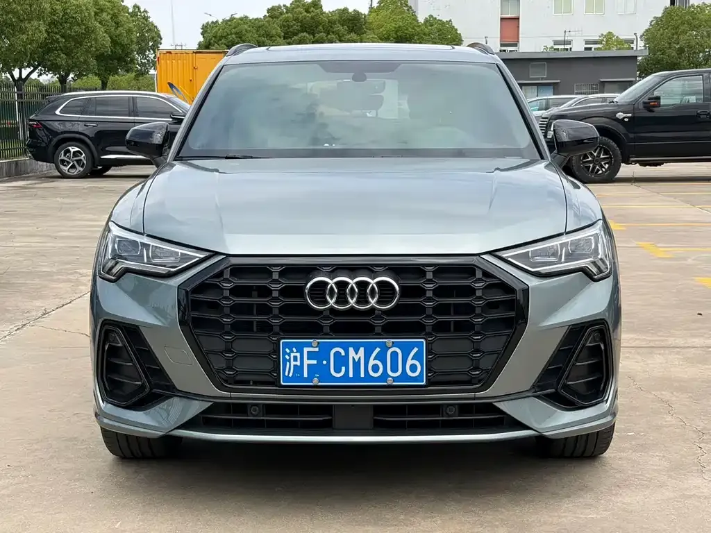 Audi Q3 — фото 1