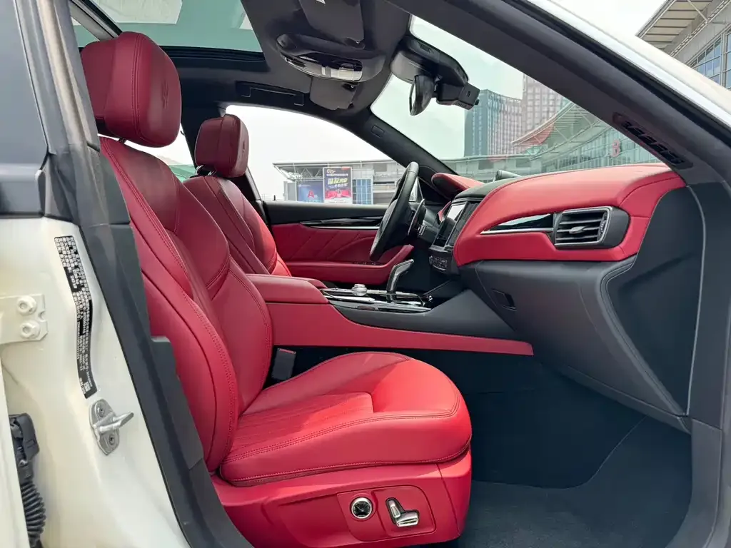 Maserati Levante 2023 из CN, фото 3