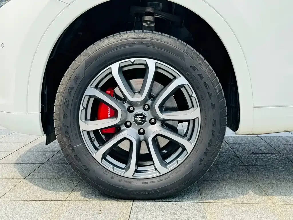 Maserati Levante 2023 из CN, фото 6