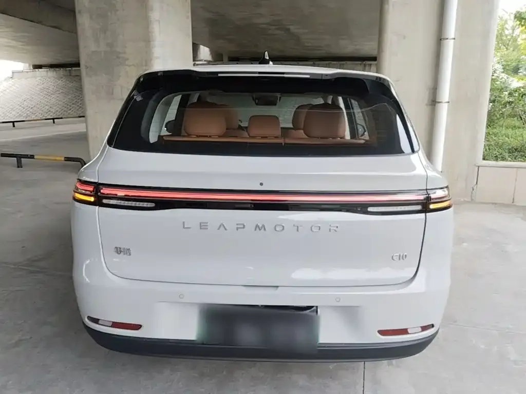 Leapmotor C10 — фото 5