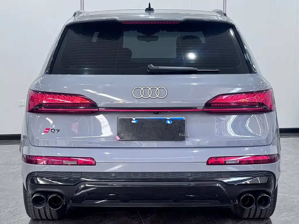 Audi Q7 — фото 10