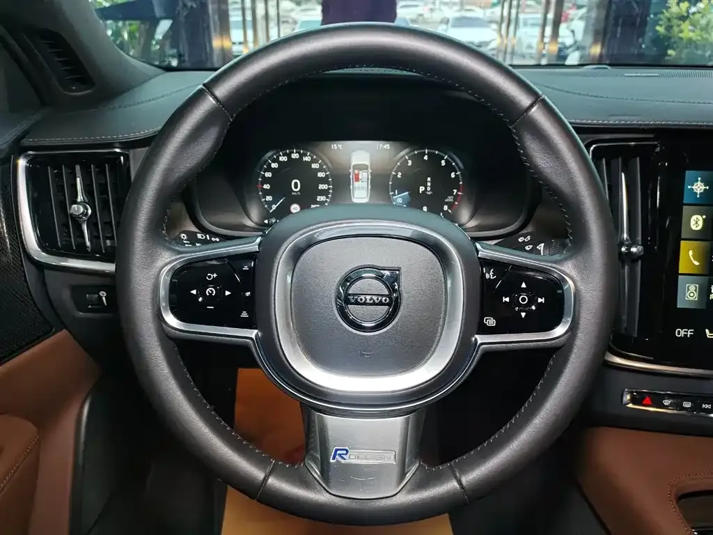 Volvo S90 — фото 9