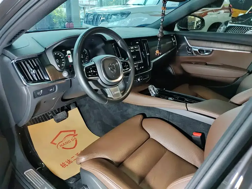 Volvo S90 — фото 10
