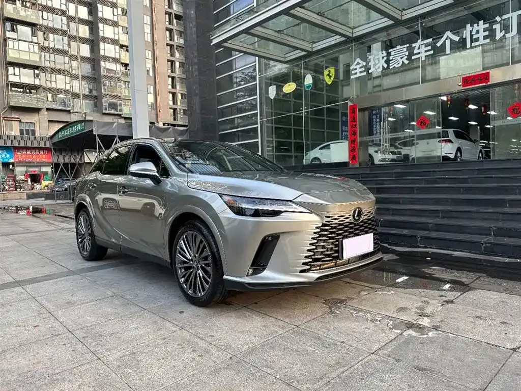 Lexus RX — фото 1