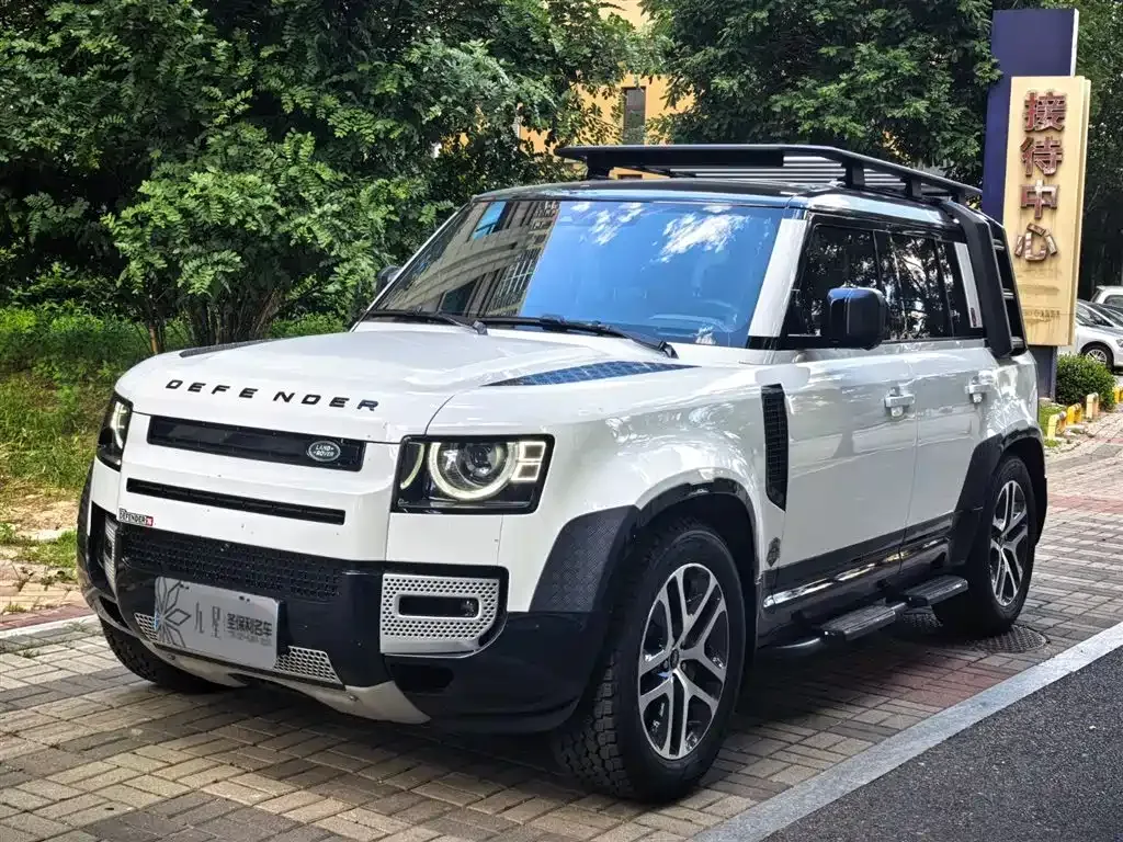 Land Rover Defender — фото 1