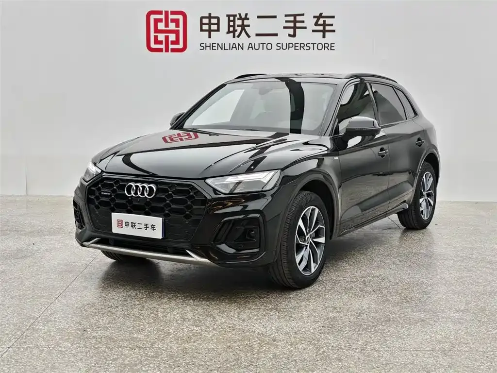 Audi Q5L — фото 1