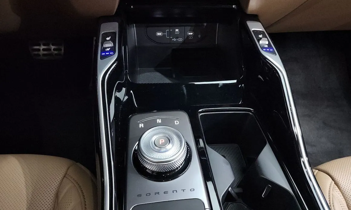 Kia Sorento — фото 8