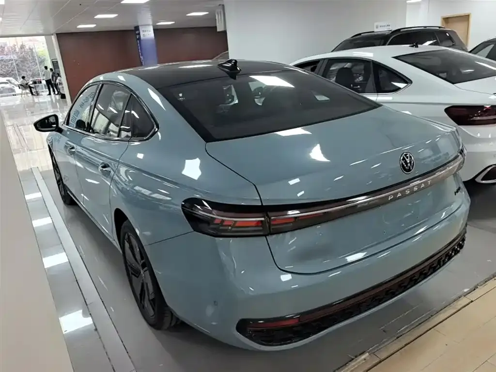 Volkswagen Passat — фото 4