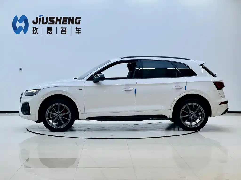 Audi Q5L 2023 из CN, фото 2