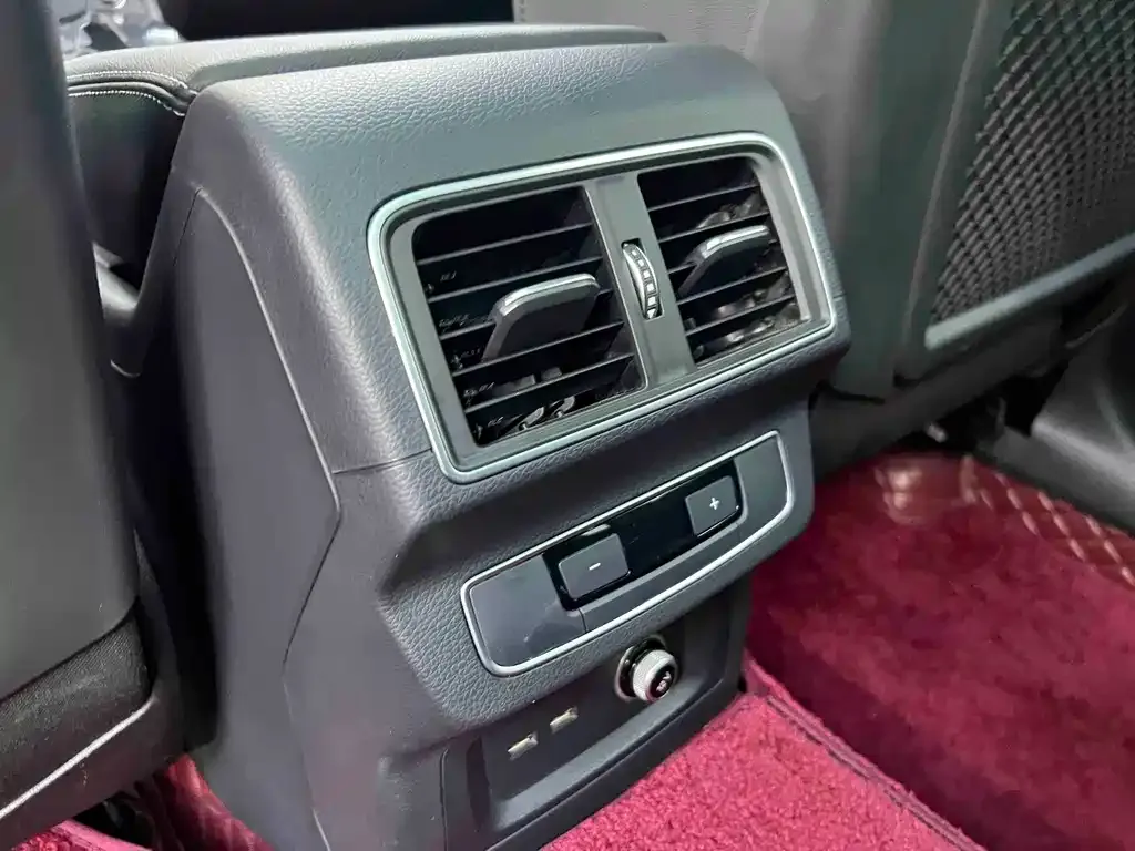 Audi Q5L 2023 из CN, фото 8