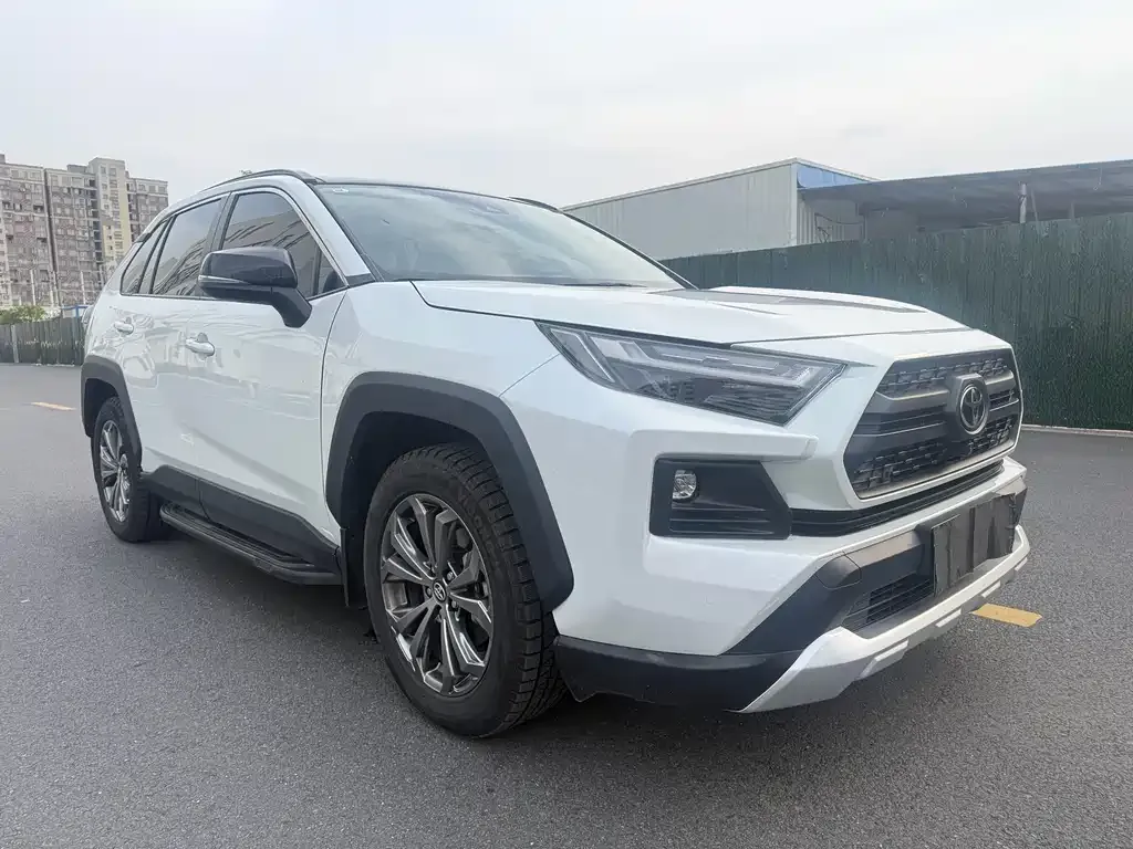Toyota RAV4 — фото 6