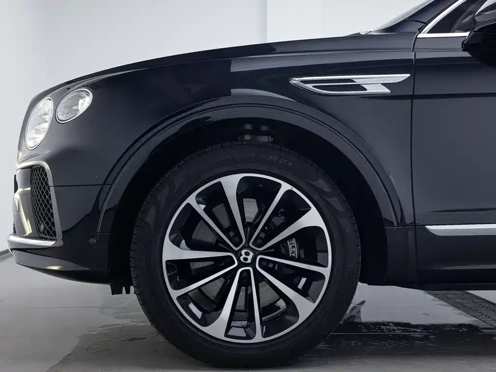 Bentley Bentayga — фото 7