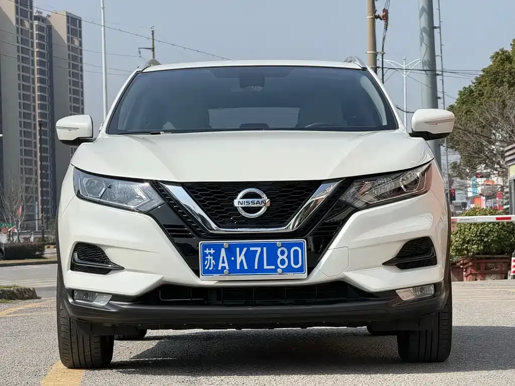 Nissan Qashqai — фото 1