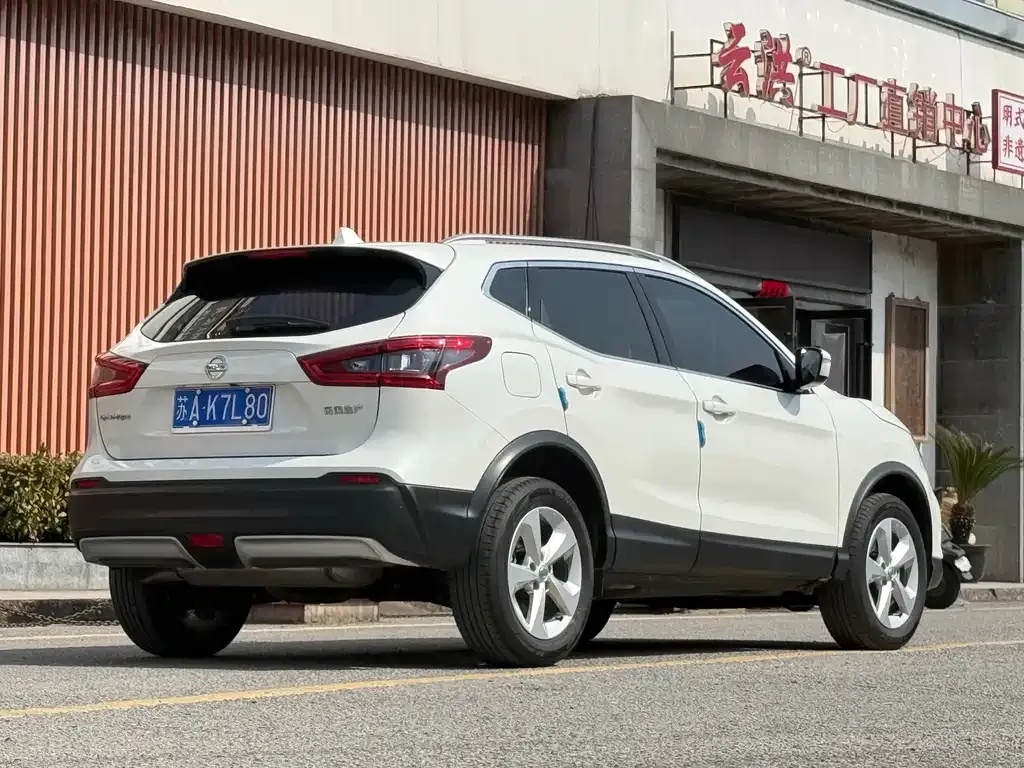 Nissan Qashqai — фото 7