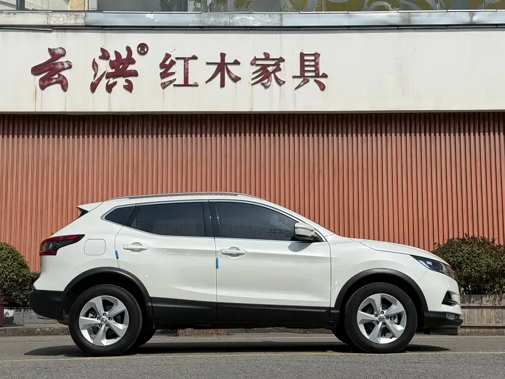 Nissan Qashqai — фото 5