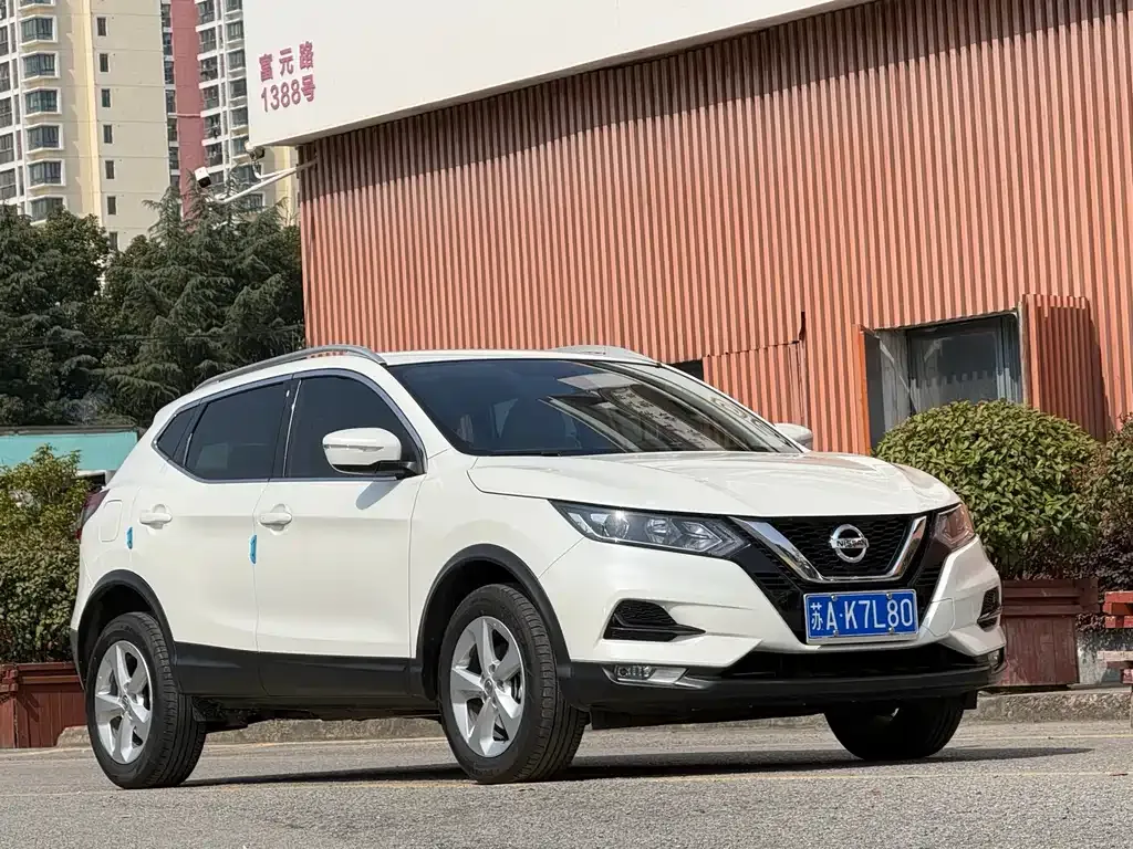 Nissan Qashqai — фото 9