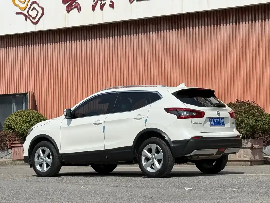 Nissan Qashqai — фото 6