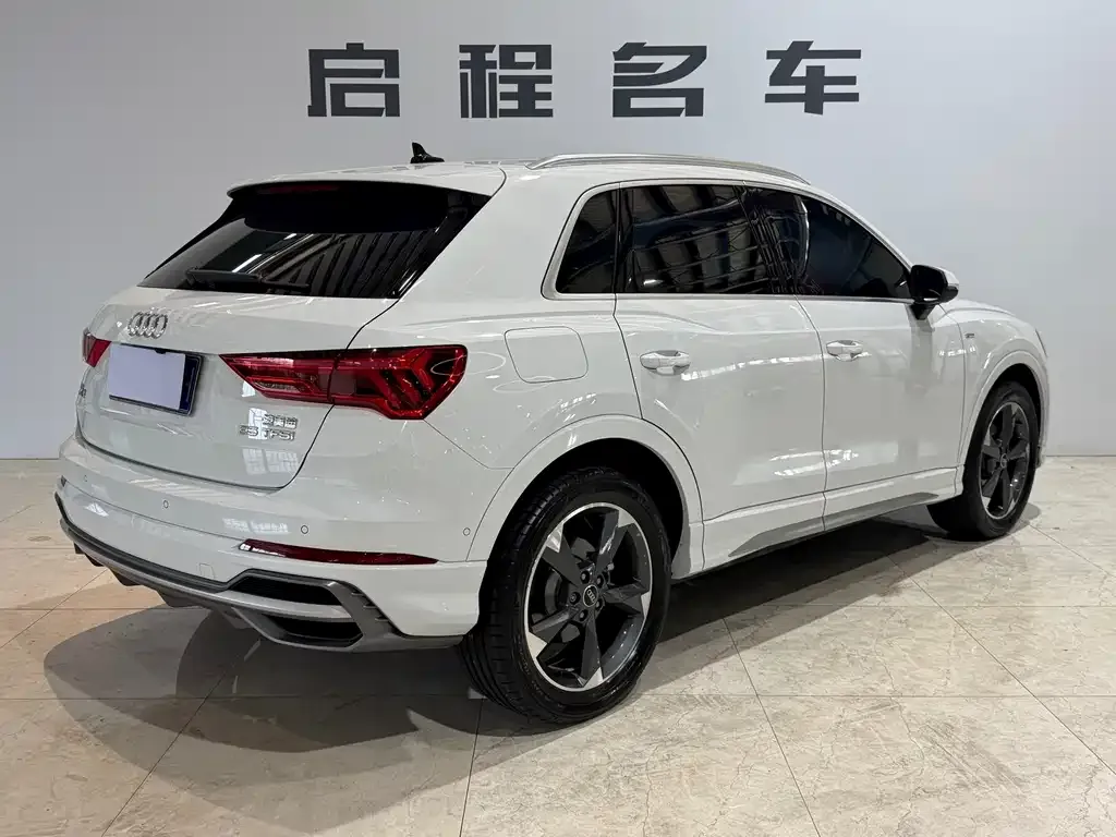 Audi Q3 — фото 5