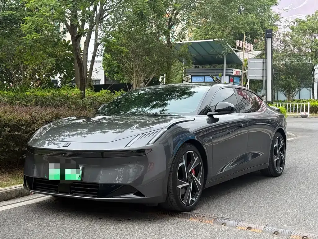 Lynk & Co Z10
