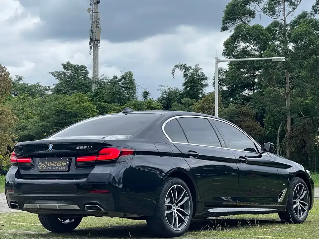BMW 5 Series — фото 5